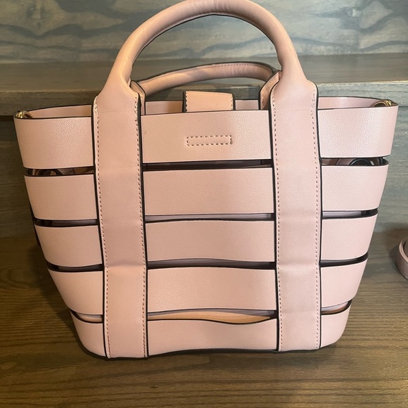 Soft Pink bag with crossbody strap - Picture 5 of 15